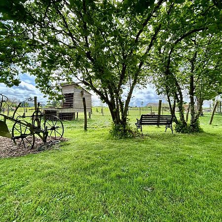 Mobilhome Sous Chalet En Bois A La Ferme Josnes Dış mekan fotoğraf