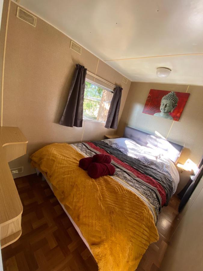 Mobilhome Sous Chalet En Bois A La Ferme Josnes Dış mekan fotoğraf