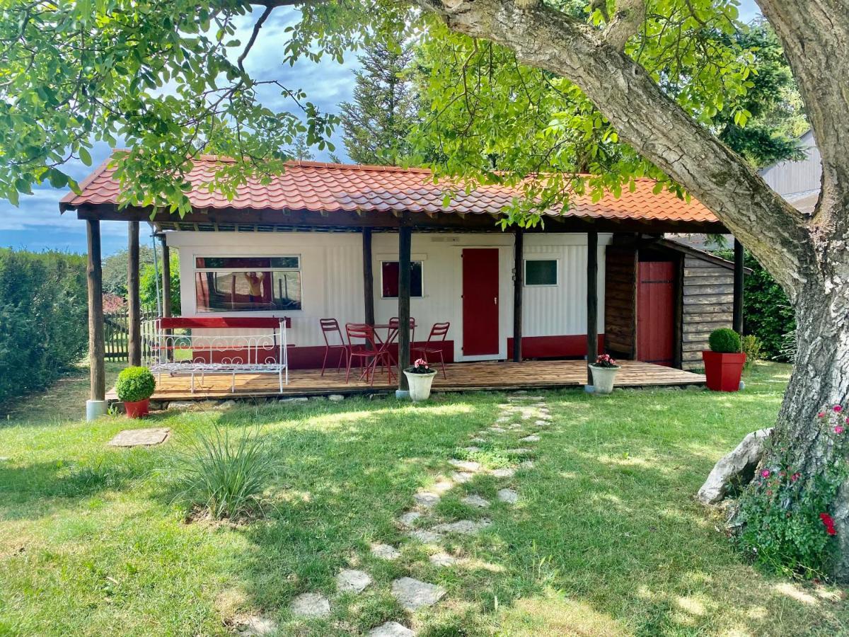 Mobilhome Sous Chalet En Bois A La Ferme Josnes Dış mekan fotoğraf
