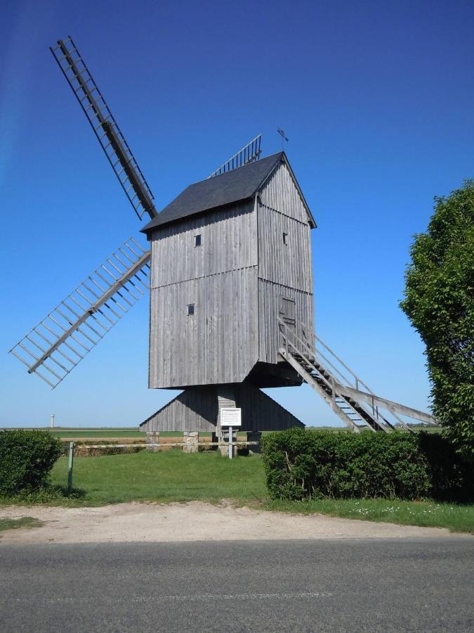 Mobilhome Sous Chalet En Bois A La Ferme Josnes Dış mekan fotoğraf