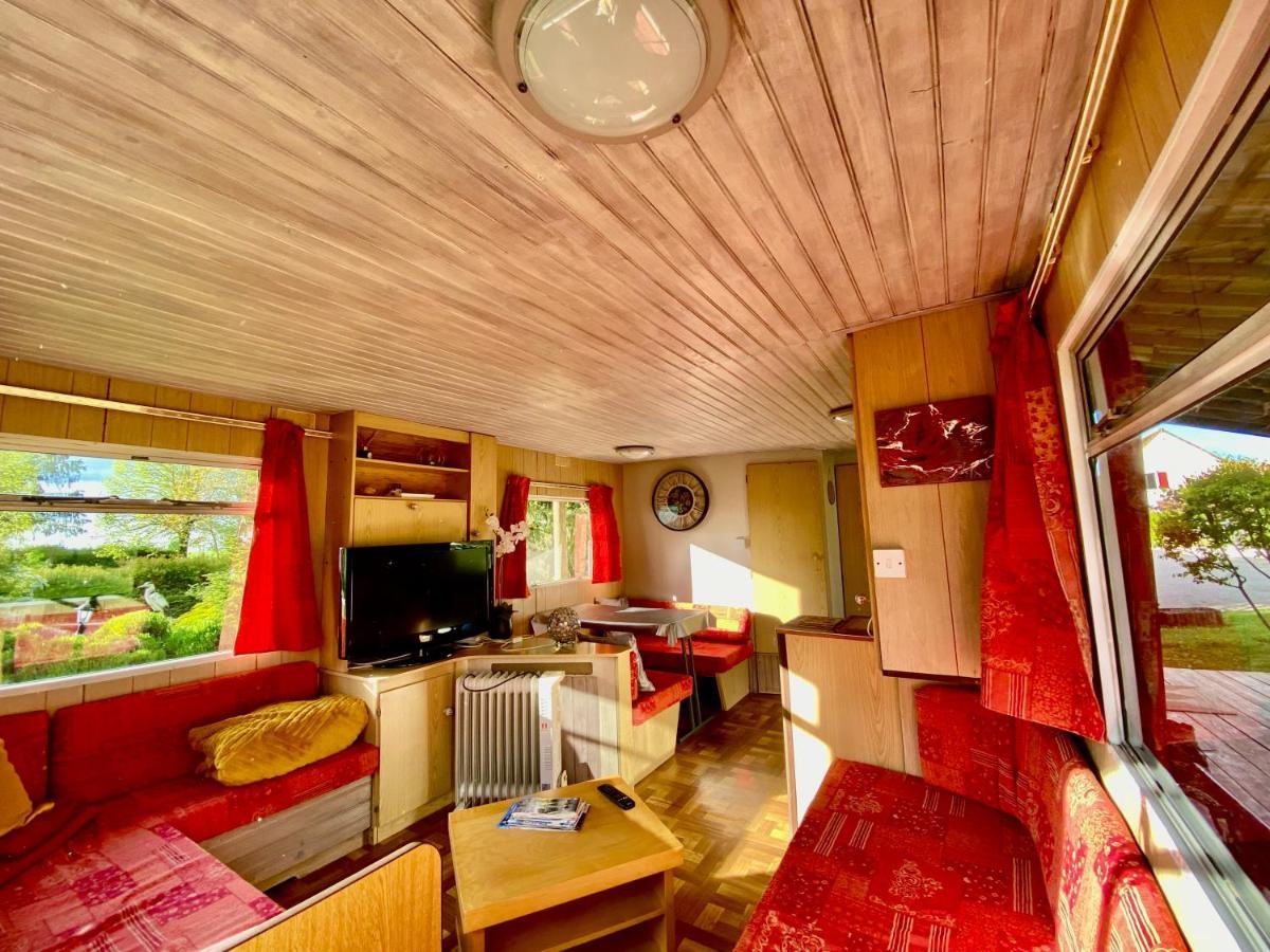 Mobilhome Sous Chalet En Bois A La Ferme Josnes Dış mekan fotoğraf