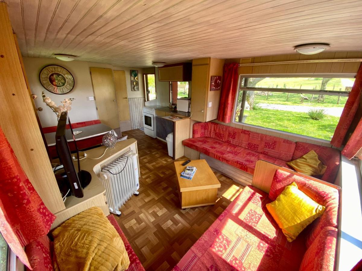 Mobilhome Sous Chalet En Bois A La Ferme Josnes Dış mekan fotoğraf