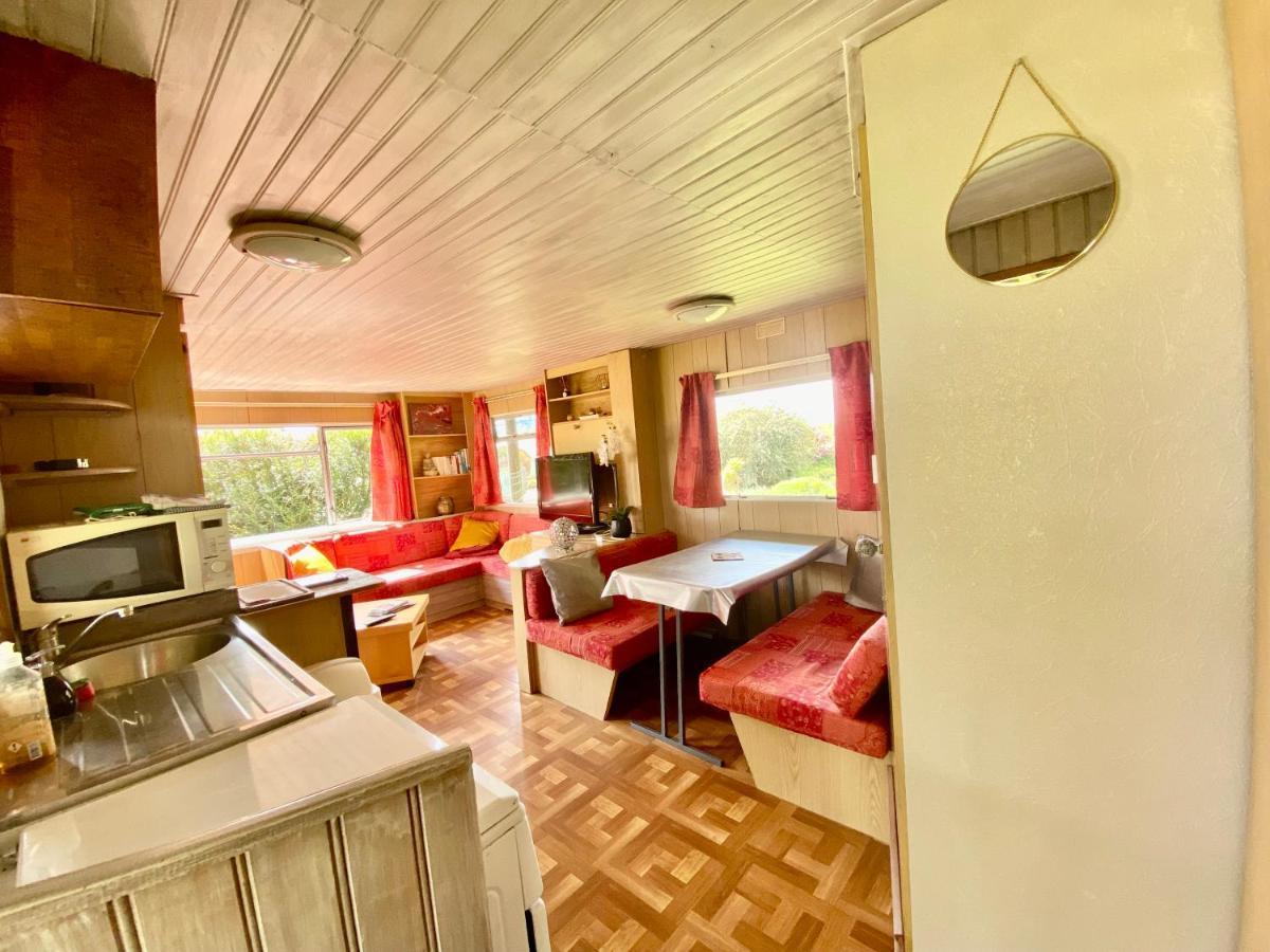 Mobilhome Sous Chalet En Bois A La Ferme Josnes Dış mekan fotoğraf