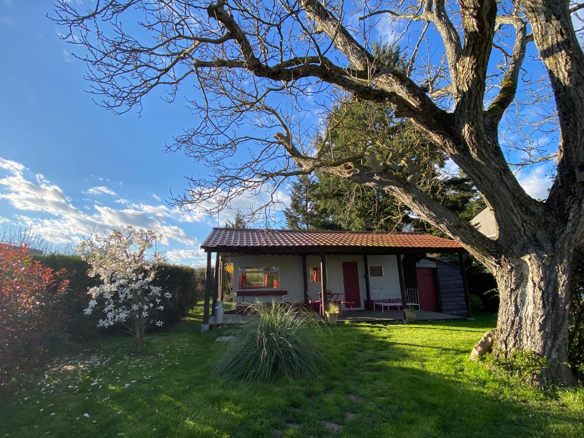 Mobilhome Sous Chalet En Bois A La Ferme Josnes Dış mekan fotoğraf